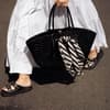 Schwarze Sandalen Streetstyle 