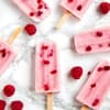 Himbeer-Cashew-Eis am Stiel