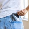 Jeans-Hosentasche mit Handy
