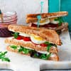 Tramezzini mit Ei und Bacon 