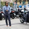 Erika Boldrin in einen Denim-Allover-Look