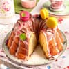 Joghurt-Erdbeerkuchen mit Schokolade Joghurt-Erdbeerkuchen mit Schokolade
