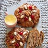 Früchtebrot mit Honig