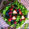 Ein Salat gehört zur Sirtfood-Diät 