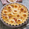 Creme-Brulee-Kuchen mit Brataepfeln 