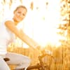 Frau auf Fahrrad