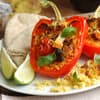 Halbe Paprikas mit Couscous-Füllung