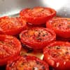 Halbe Tomaten gegrillt mit Kräutermarinade