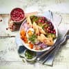 Hähnchen-Power-Bowl mit Granatapfeldressing Rezept