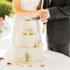 Dreistöckige Hochzeitstorte aus Schokolade