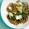 Maronen-Tagliatelle mit Bohnen und Pesto - Das Rezept finden Sie hier bei uns 