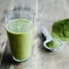 Shake mit grünem Moringa-Pflanzenpulver