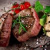 Perfektes Steak mit Kräutern, Salz und Peffer - So gelingt Ihnen ein saftiges und zartes Steak