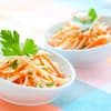 Fein geriebener Salat aus Kohlrabi und Möhren