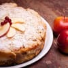 Leckerer Russischer Apfelkuchen mit Puderzucker