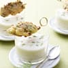 Spargelcremesuppe mit Perlhuhn-Erdnussspieß