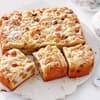 Stachelbeerkuchen mit Macadamia-Streuseln