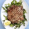 Tagliata vom Rind auf Rucola- das Rezept der Sterneköchin Cornelia Poletto finden Sie bei uns