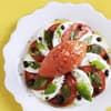 Tomaten-Sorbet mit Tomaten-Mozzarella-Salat