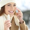 Frau im Winter - trockene Gesichtshaut
