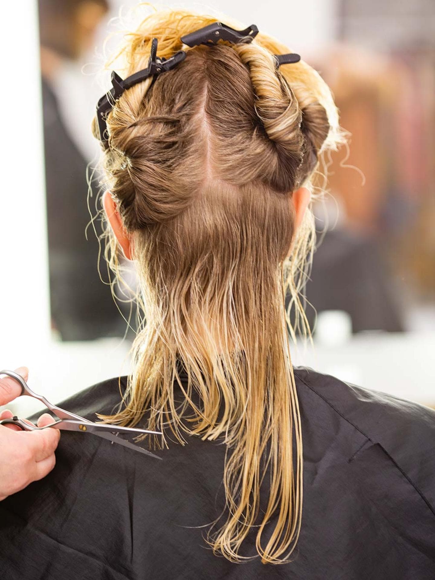 Umstyling: Vanessa werden die Haare geschnitten