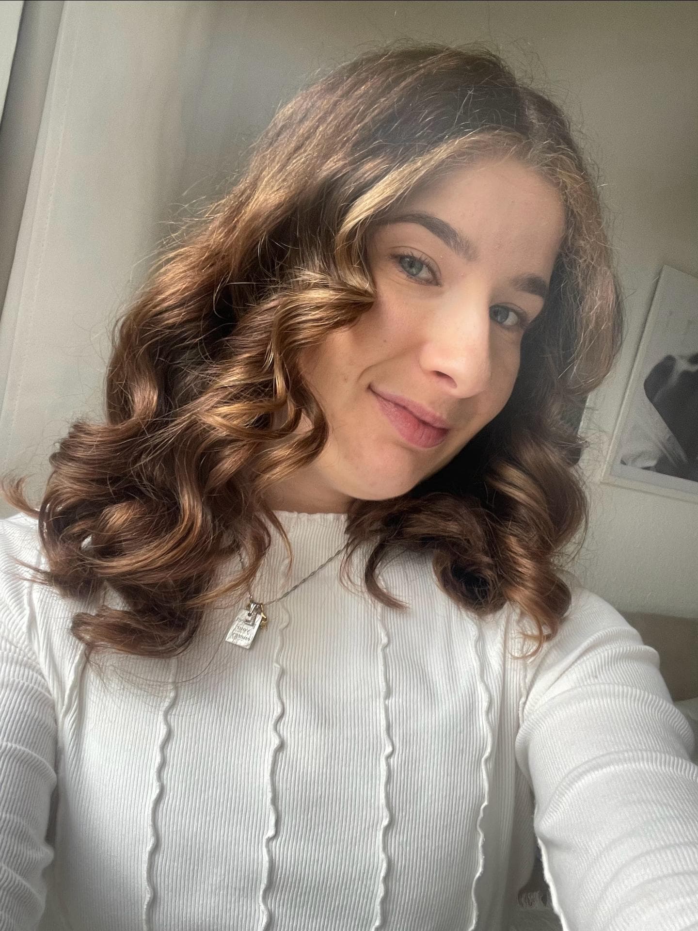 Redakteurin Laura Carstens hat sich Locken über Nacht gemacht