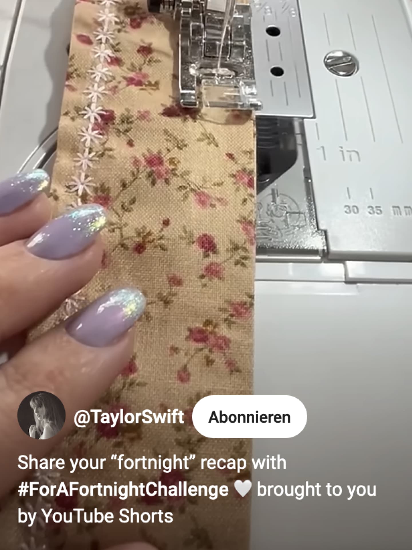 Lavendel-Nägel von Taylor Swift