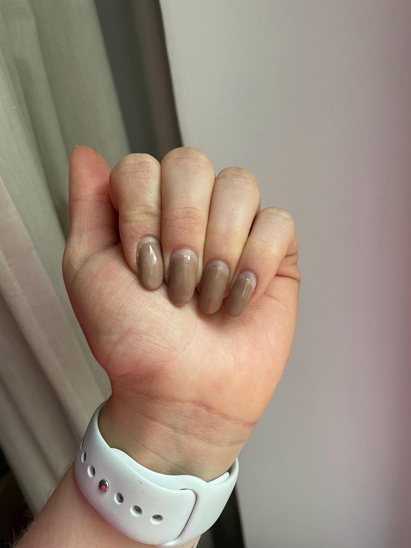Neonails Fingernägel nach vier Wochen