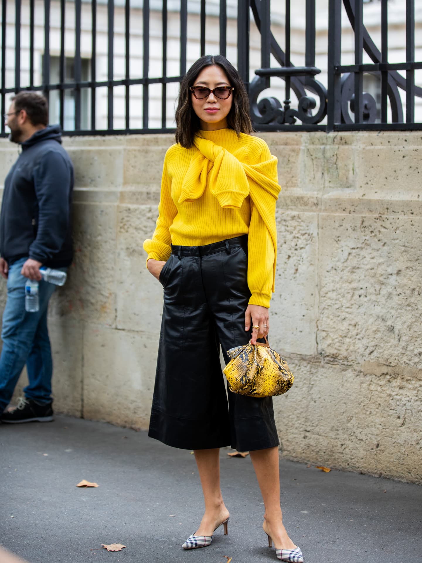 Influencerin Aimee Song mit Culotte und Mules