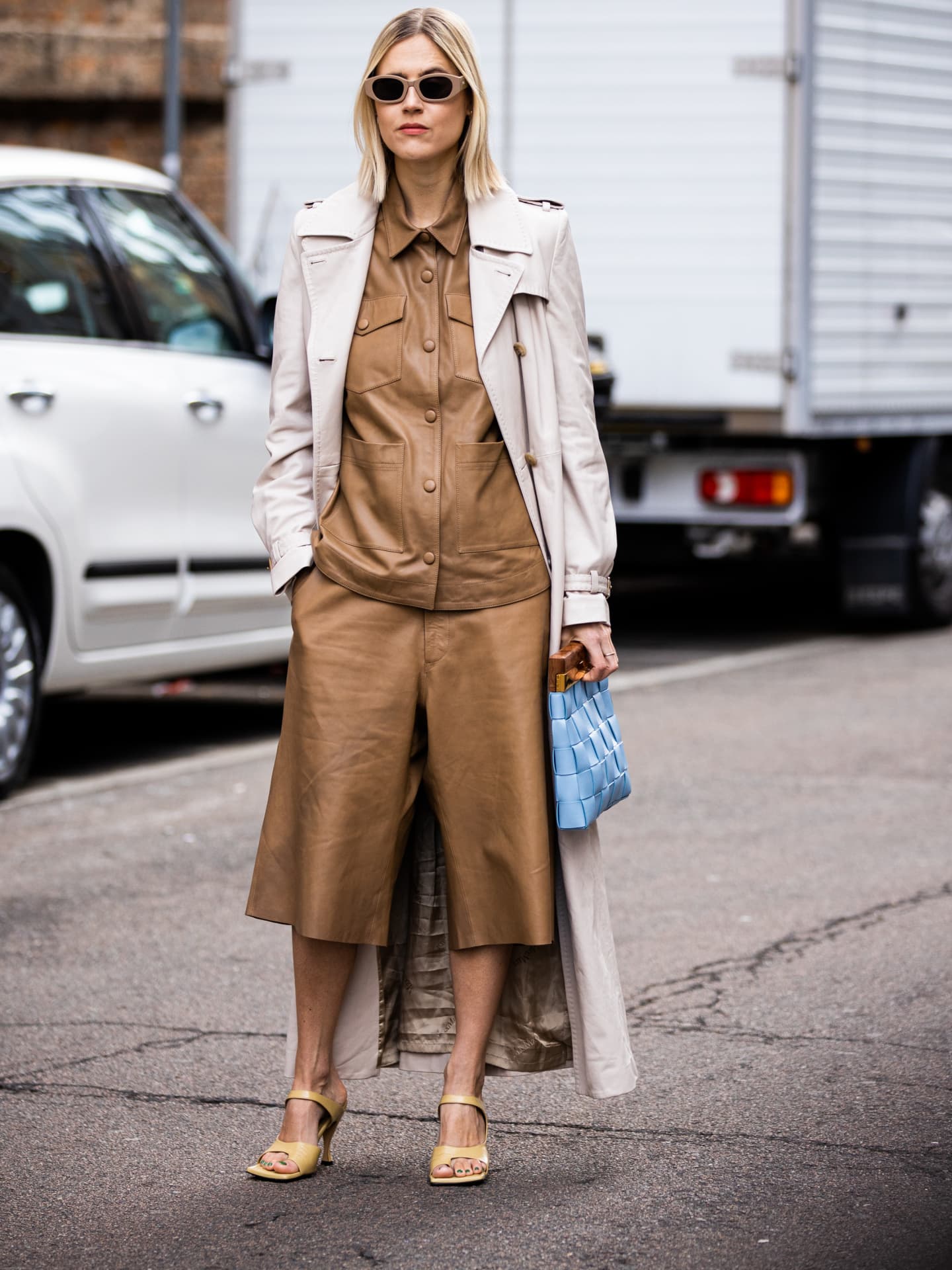 Streetstyle von Linda Tol mit Culotte und Sandaletten