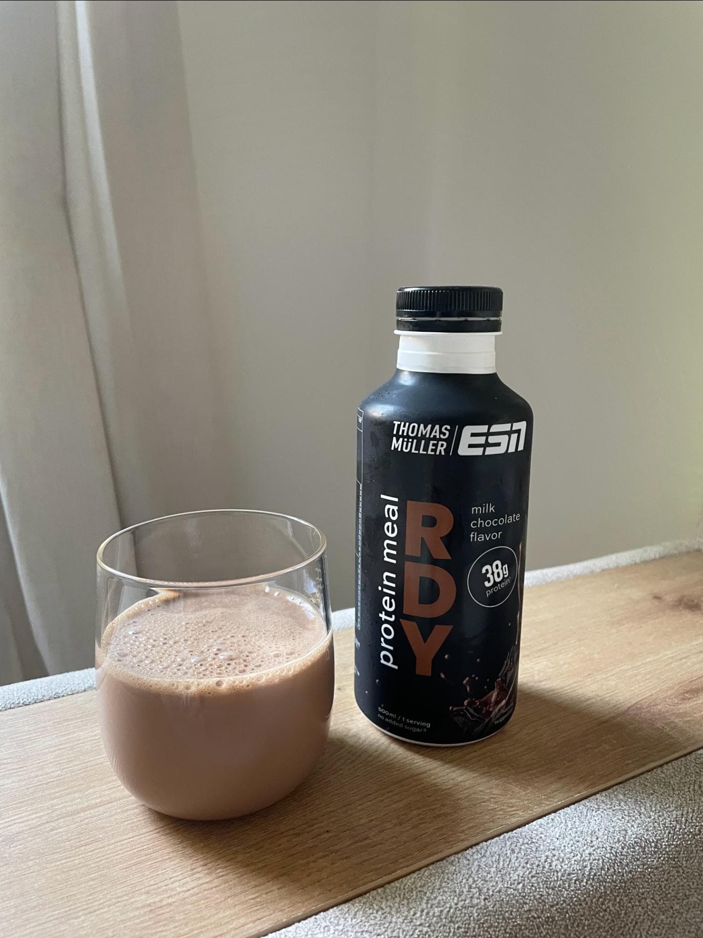 Der RDY Shake von ESN ist schaumig. RDY von ESN x Thomas Müller