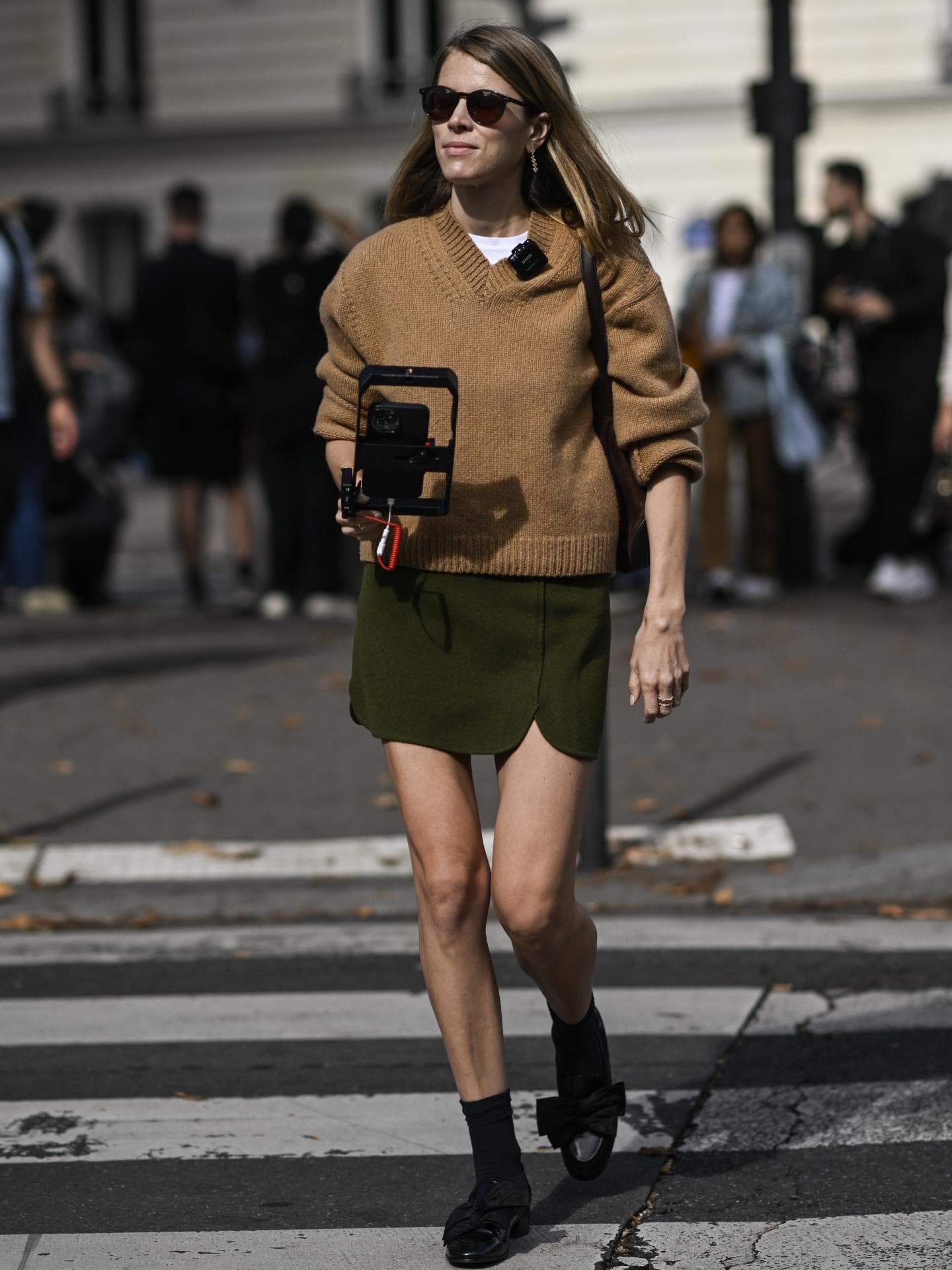 Brauner Pullover im Streetstyle