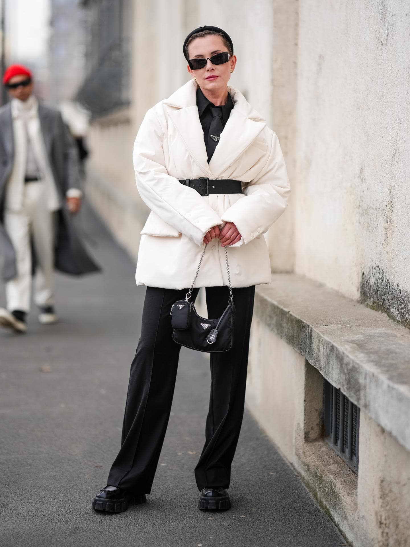 Kurze Winterjacke mit Taillengürtel im Streetstyle
