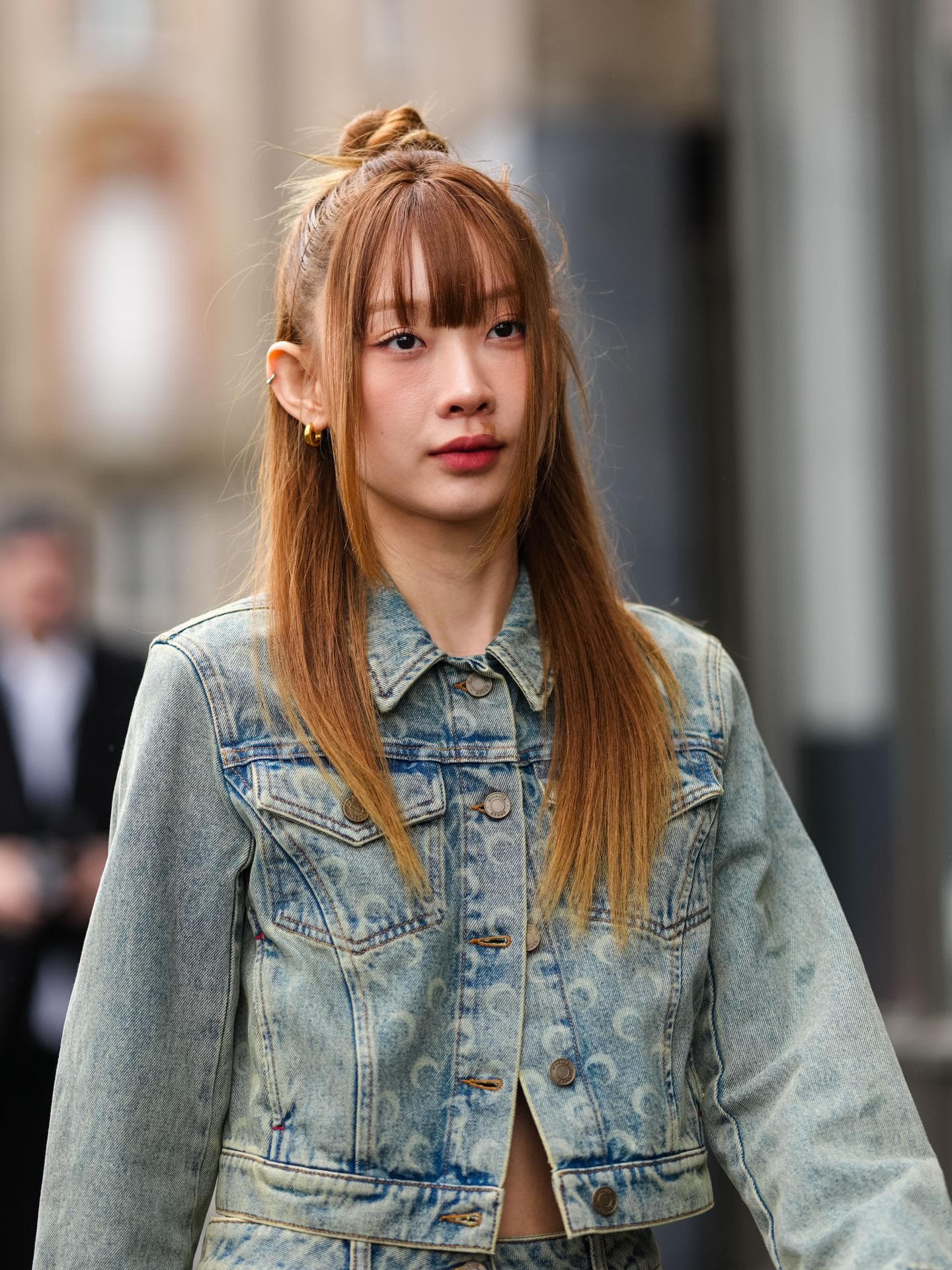 Lange Haare mit Pony Fransiger Pony Streetstyle