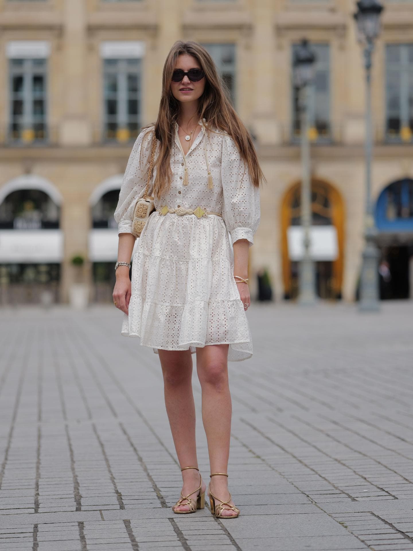 Kurzes Sommerkleid mit 3/4-Ärmeln 