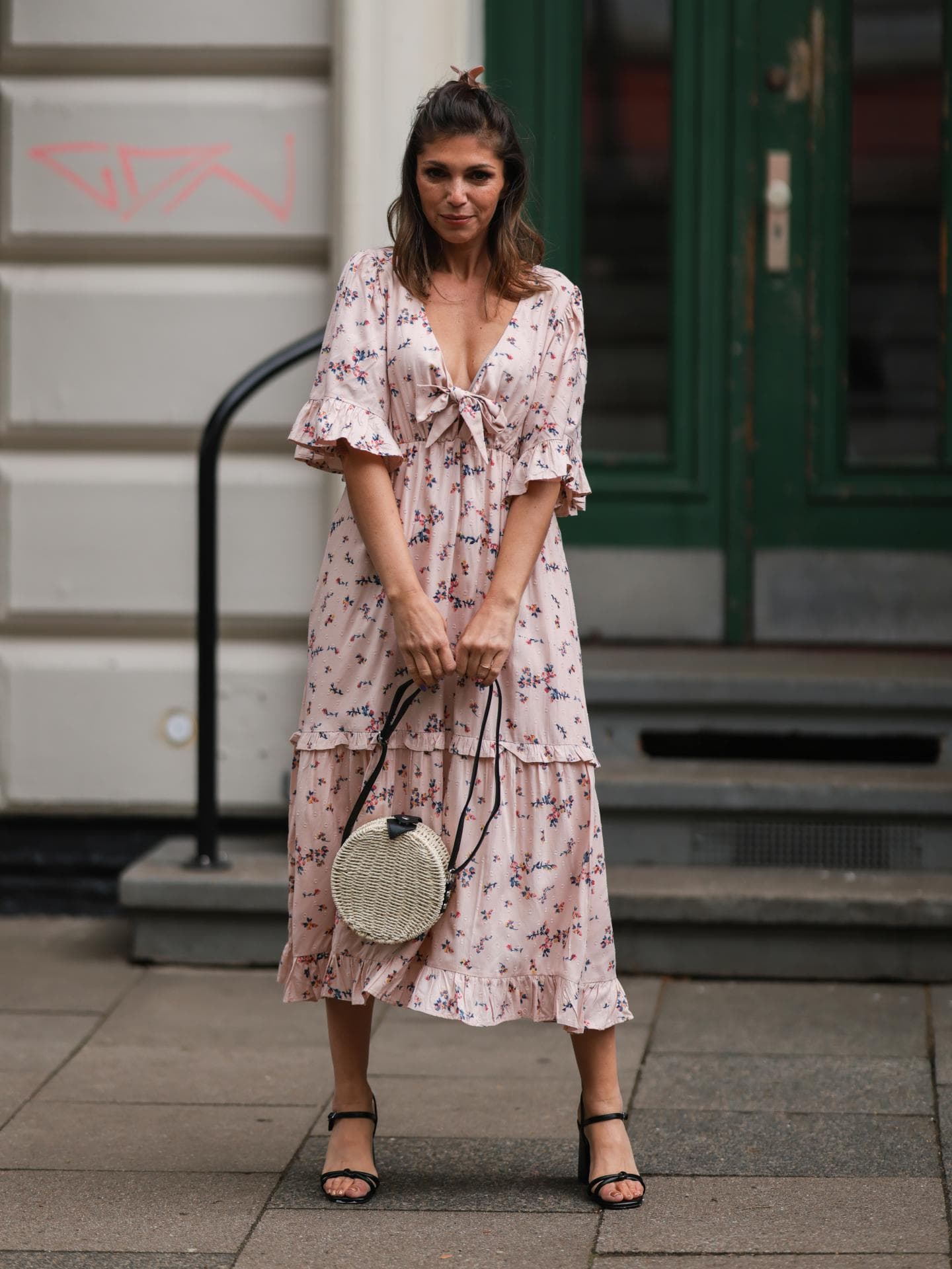 Sommerkleid mit ausgestellten Ärmeln 