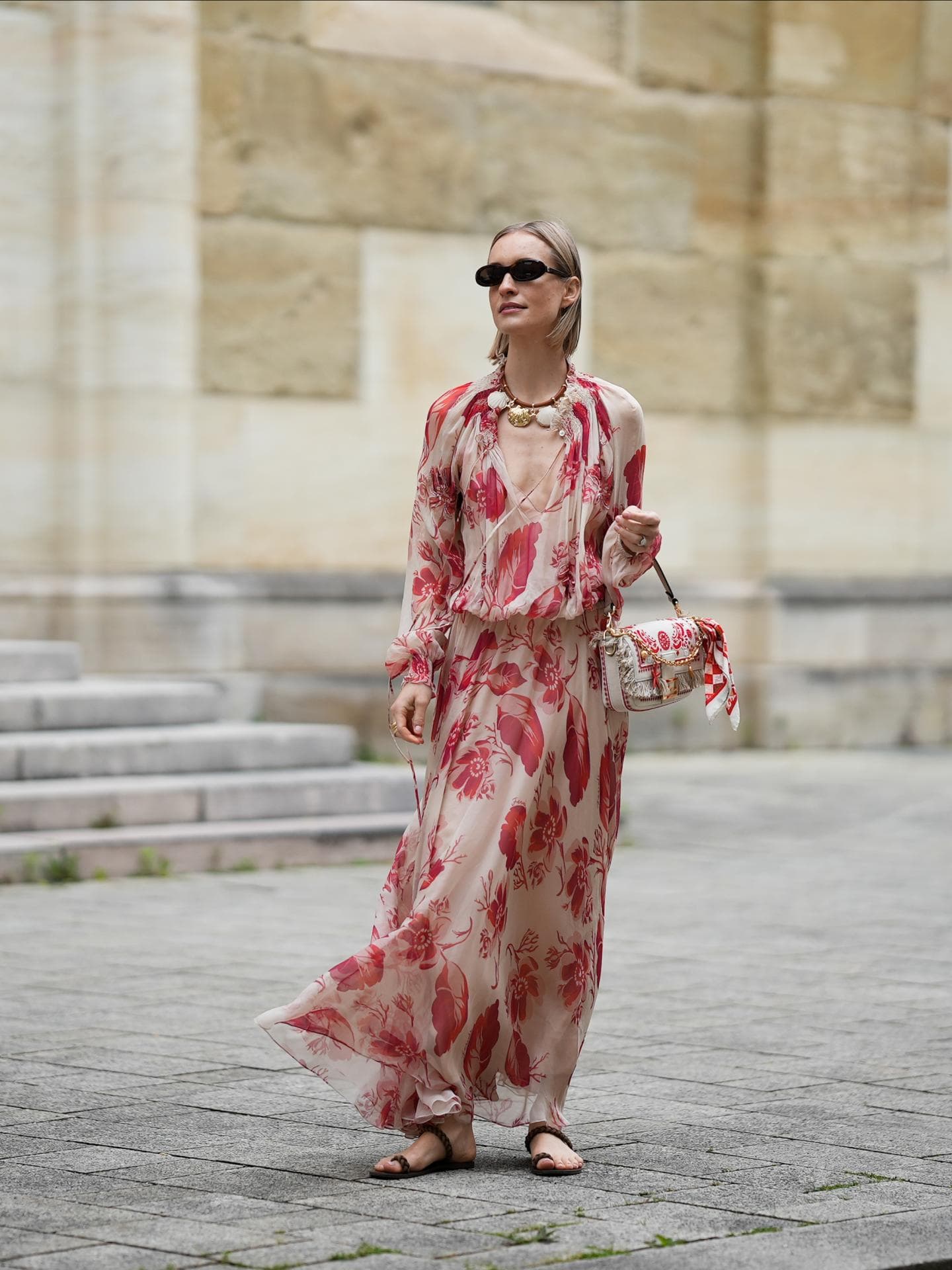 Sommerkleid mit langen Ärmeln 