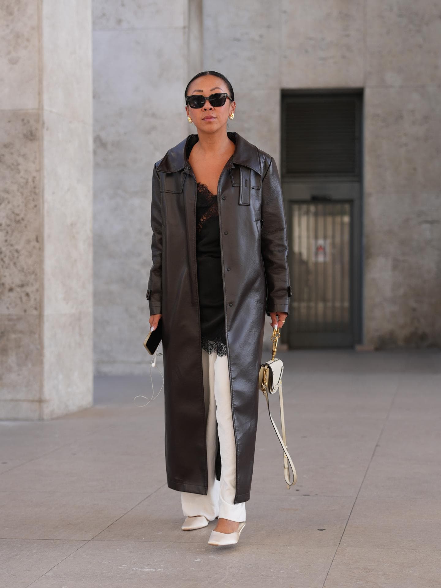 Mantel-Trends 2025 Ledermantel Streetstyle