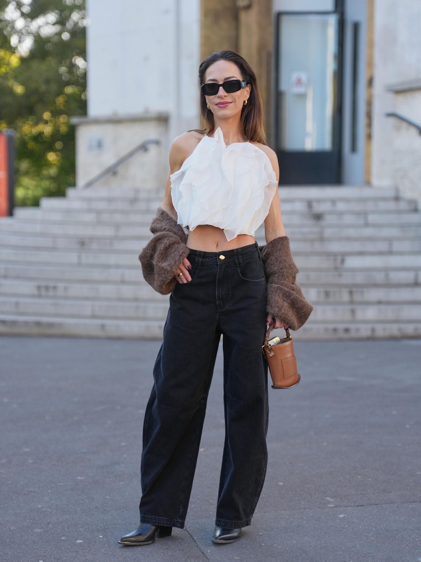 Jeans-Trends 2026 Faru trägt Barrel Jeans