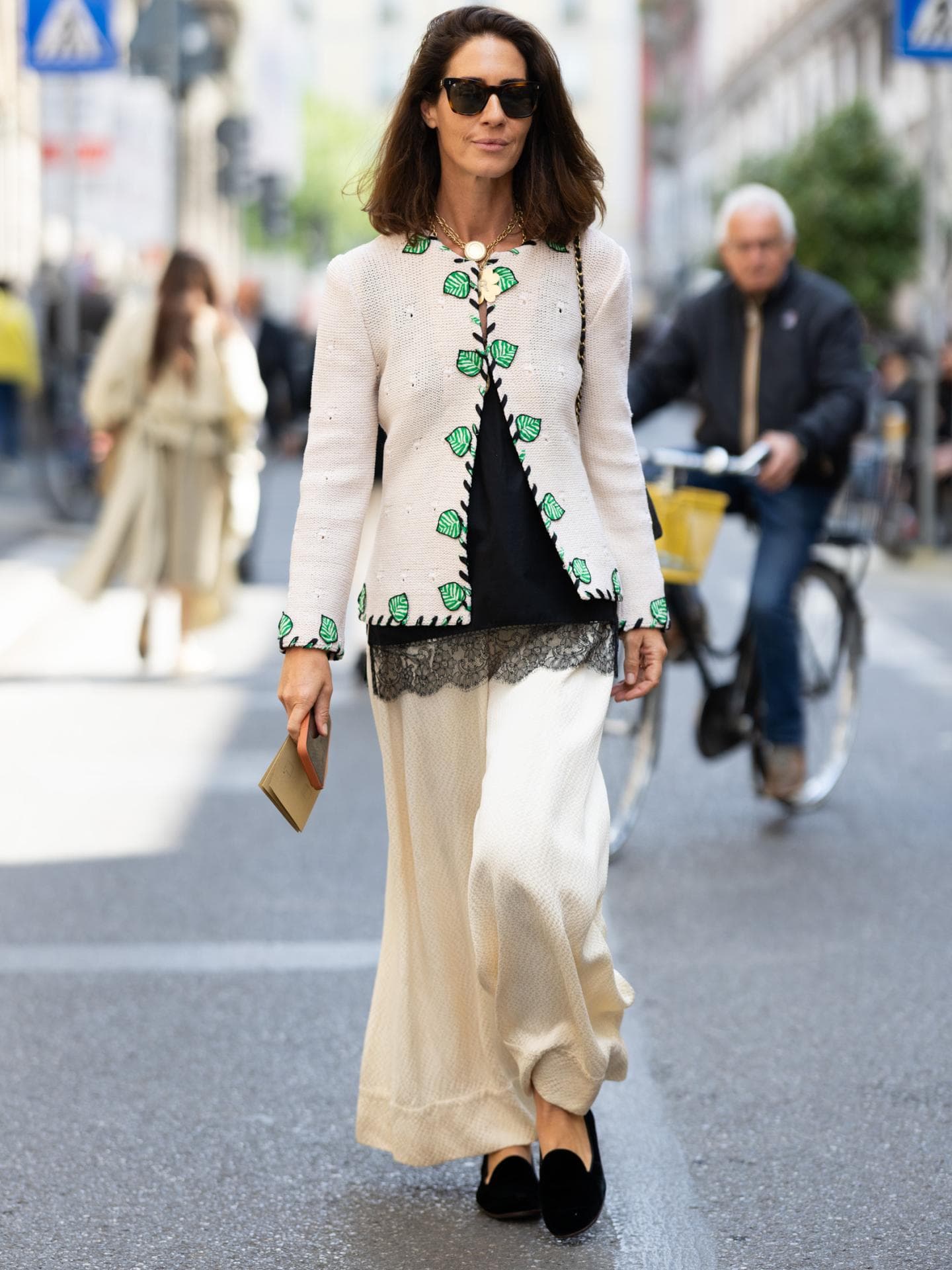 Welche Sommerschuhe passen zu weiten Hosen? Loafers Streetstyle