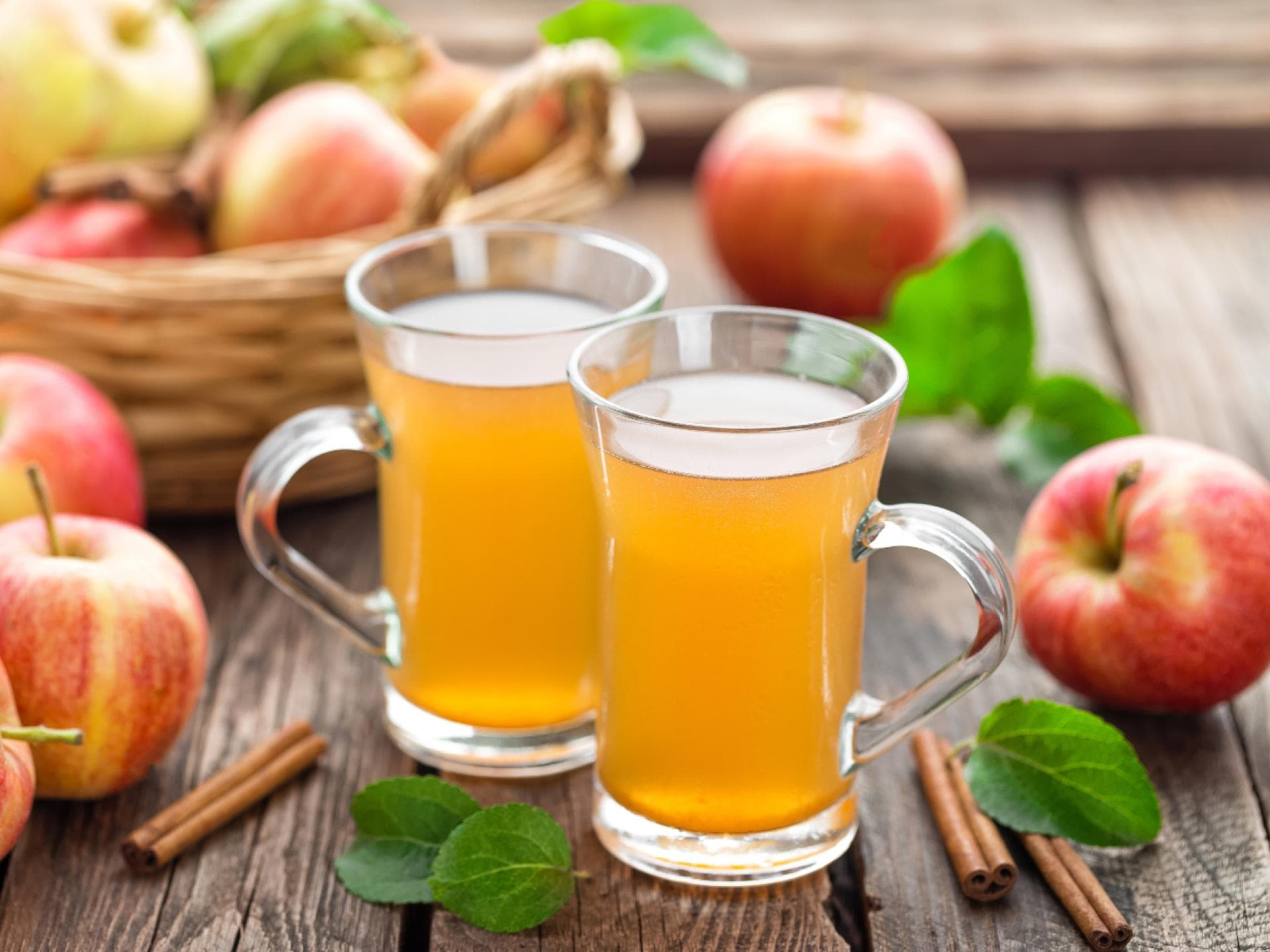 selbstgemachter Apfelsaft