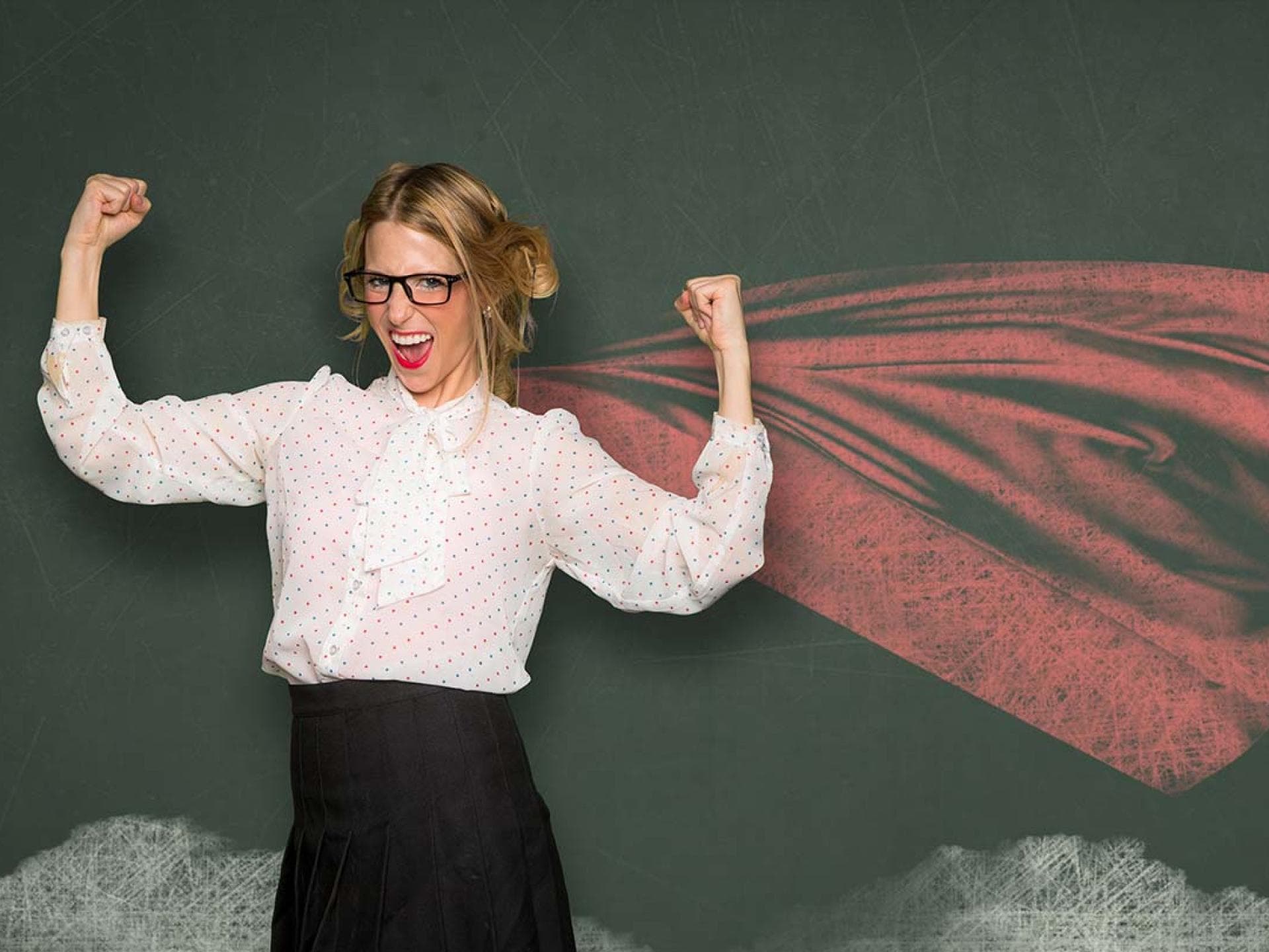 Superwoman: Starke Frau mit Umhang