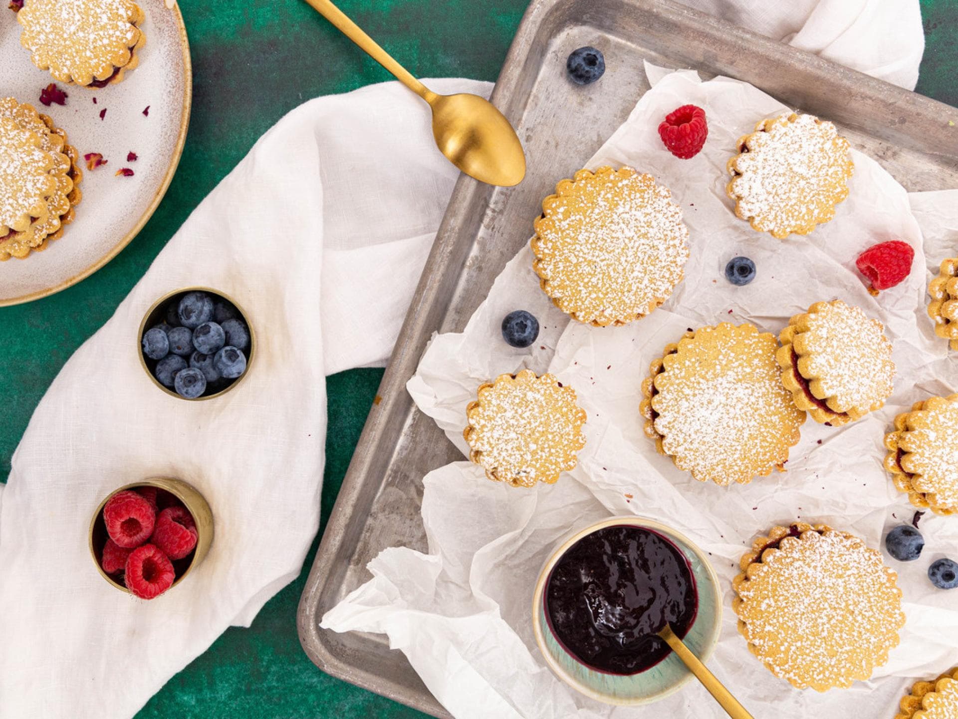 Butterplätzchen mit Punsch-Marzipanfüllung