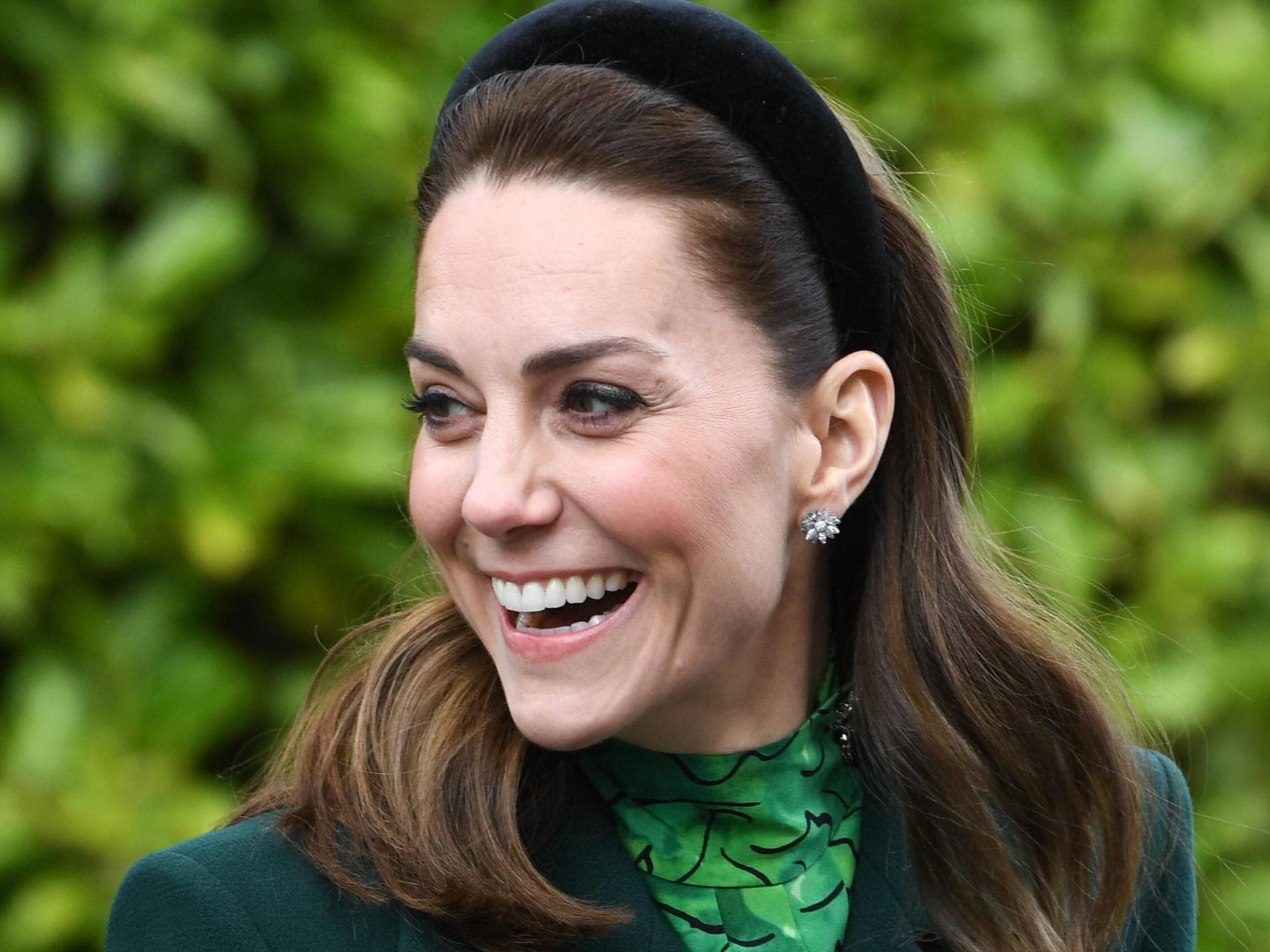Kate mit Haarreif