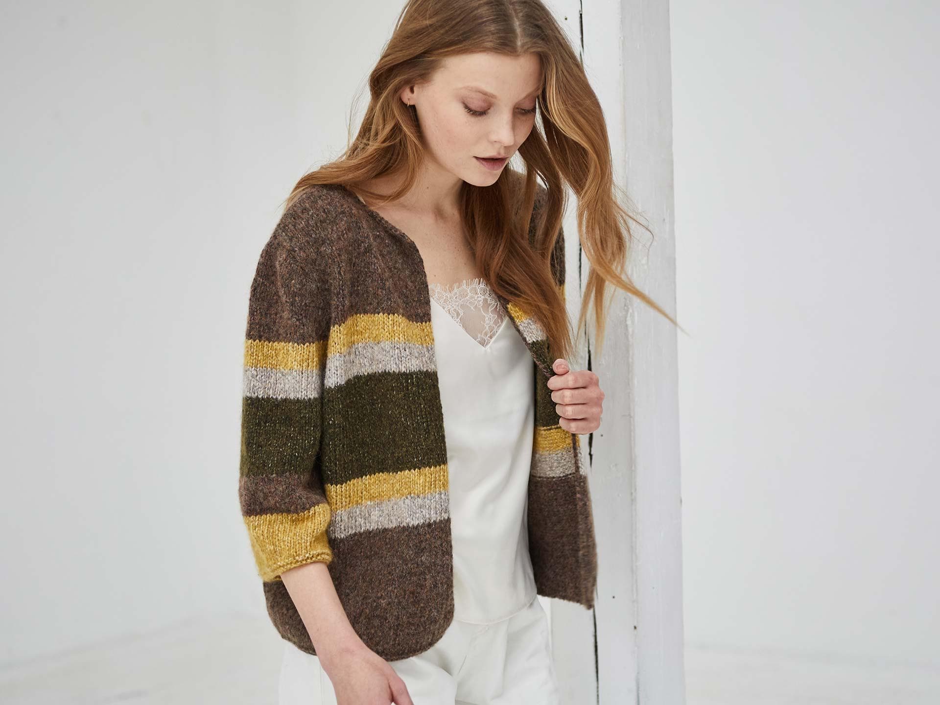 Strickjacke kurz meliert Blockstreifen