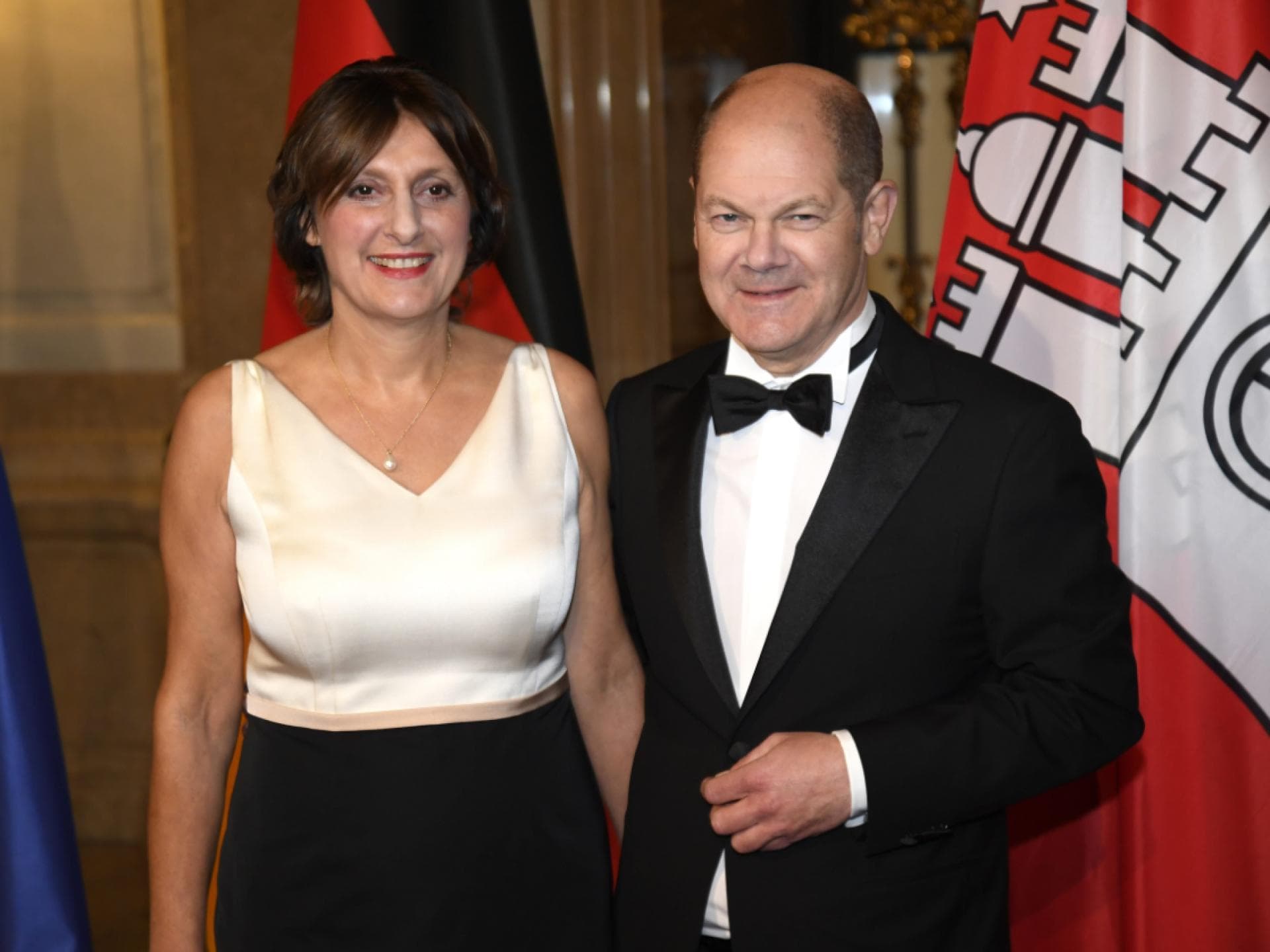 Bundeskanzler Olaf Scholz mit seiner Ehefrau Britta Ernst