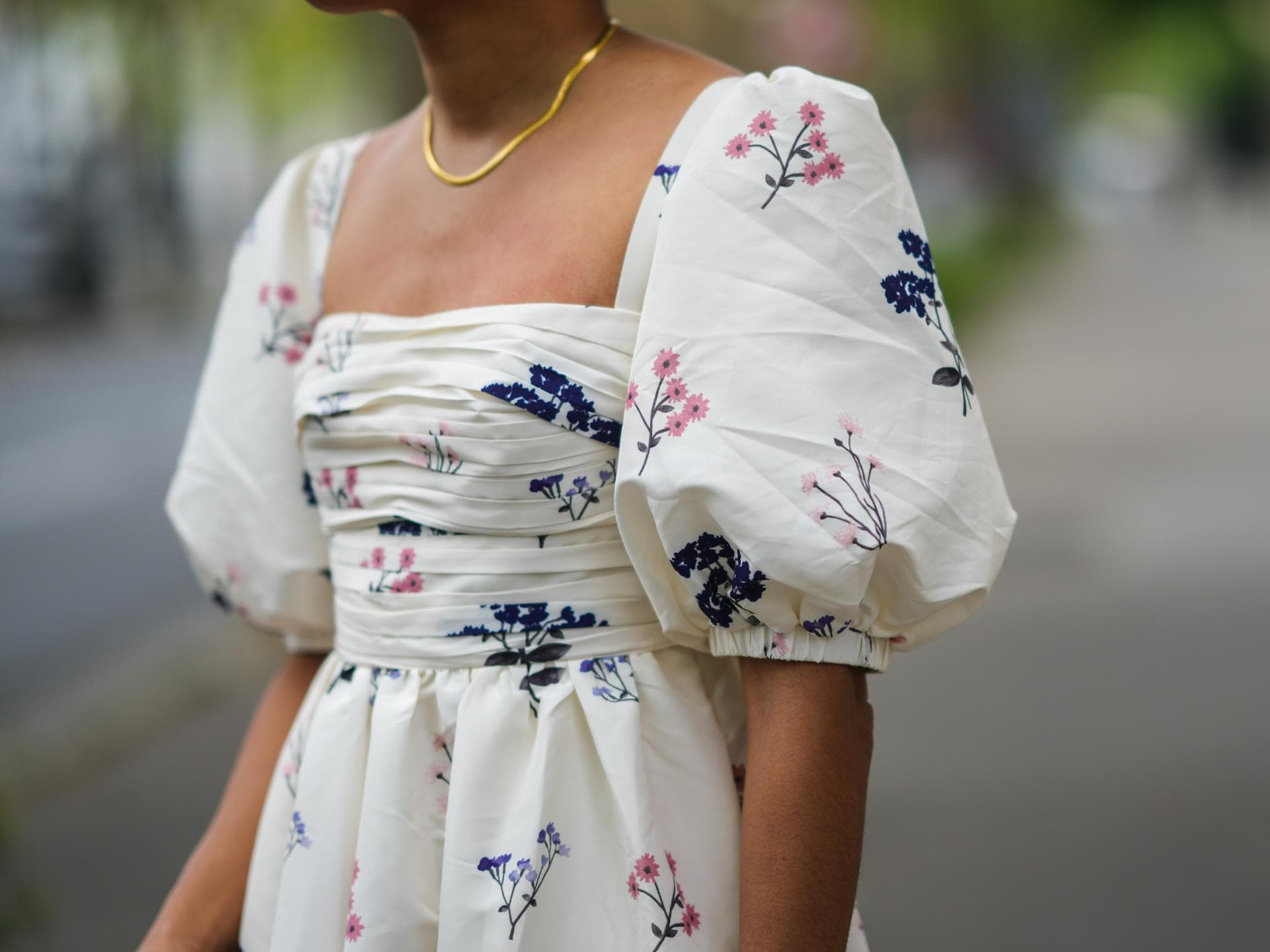 Kleid Puffärmeln