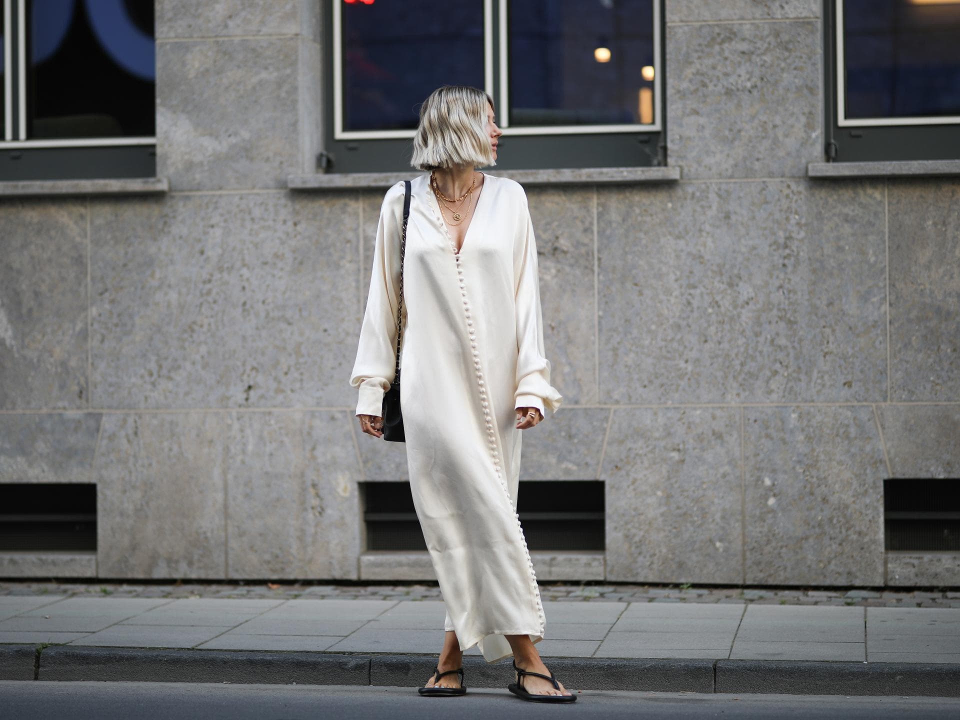 Satinkleid Streetstyle