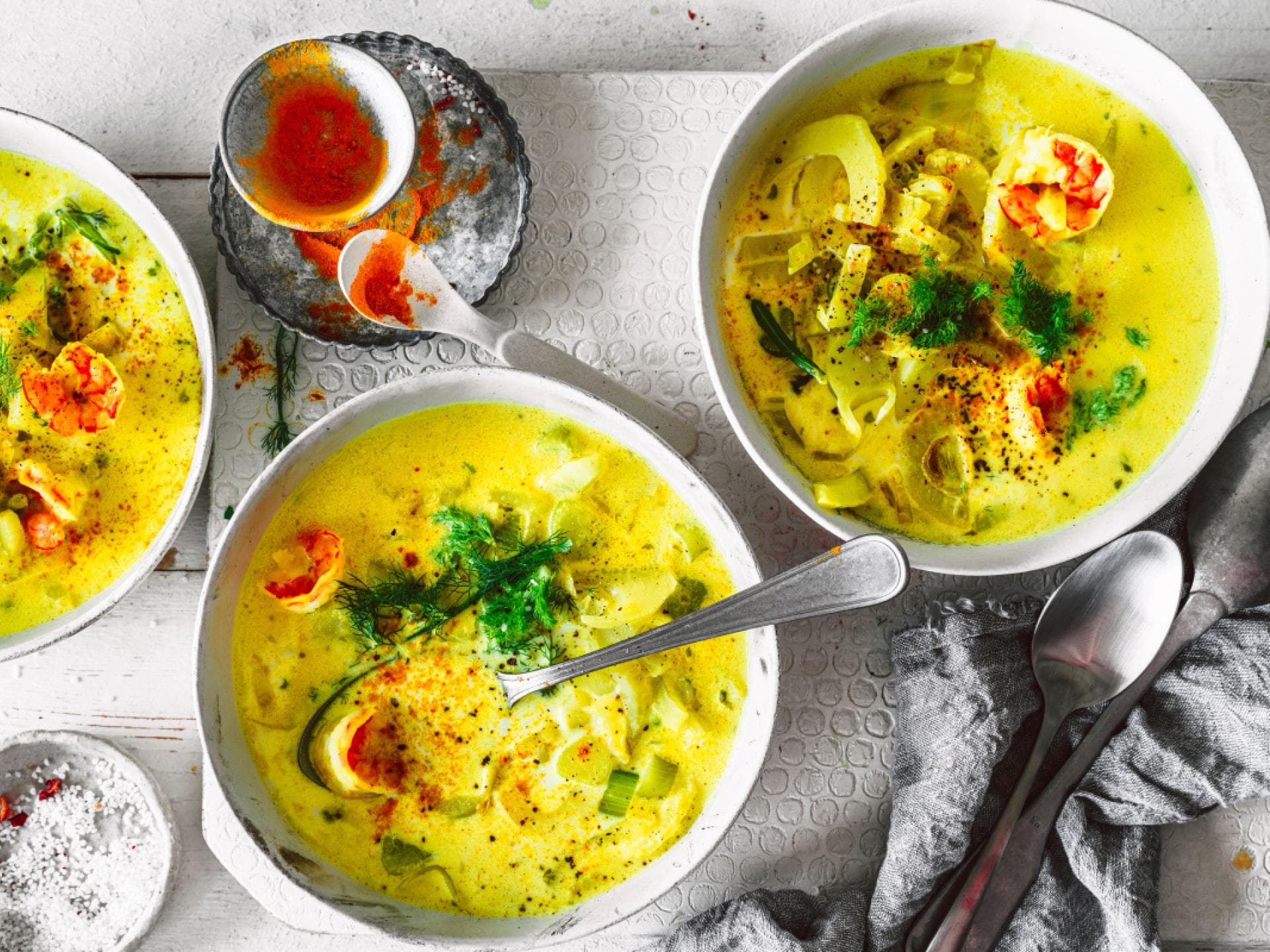 Fenchelsuppe mit Garnelen und Kurkuma