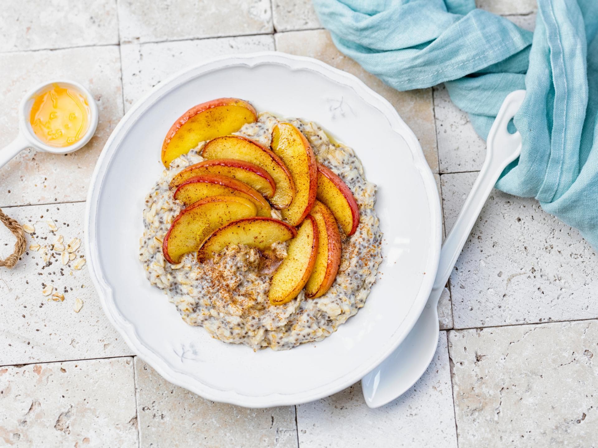 Lauwarmes Porridge mit Zimt-Äpfeln